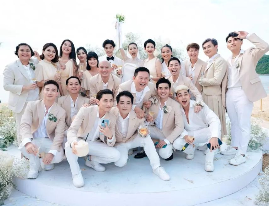 Trang phục dresscode màu trắng, be 