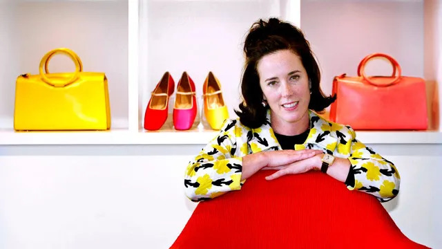 Kate Spade cùng Andy Spade thành lập thương hiệu mang tên Kate Spade.