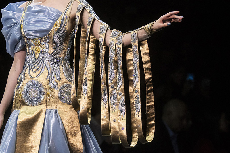 Thời trang gắn nhãn Haute couture phải dựa trên nhiều tiêu chuẩn khác nhau