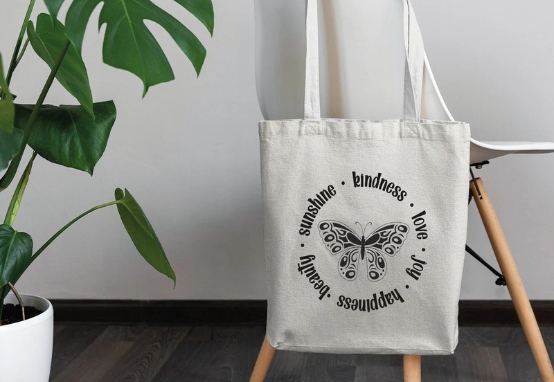 Túi tote là kiểu túi có thiết kế tương đối đơn giản