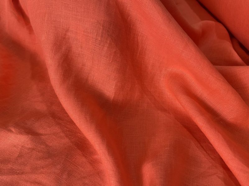 Linen tưng có đặc điểm tương đối mềm, bền màu và có độ bền tốt.